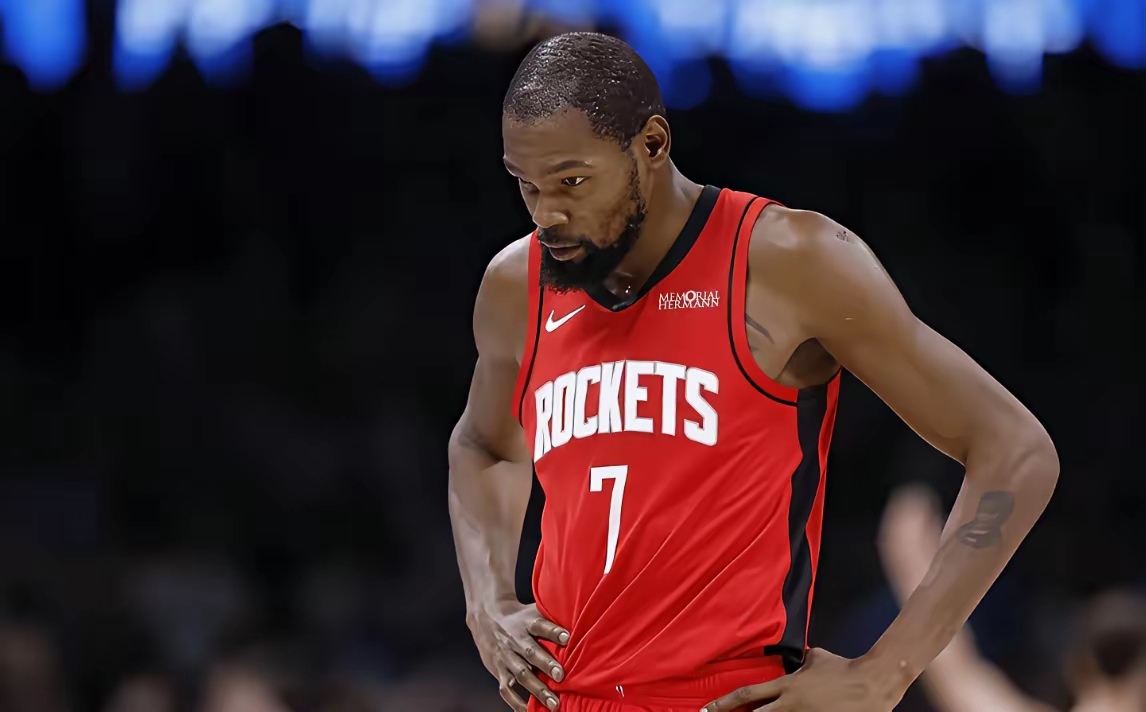 J9- 杜兰特在曼联比赛中连败,出色防守引发热议的球员 